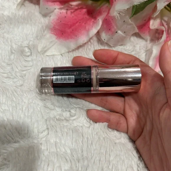 Revolution Infinite Conceal & Define Foundation - Natural Cream C3.5 - Picture 2 of 6